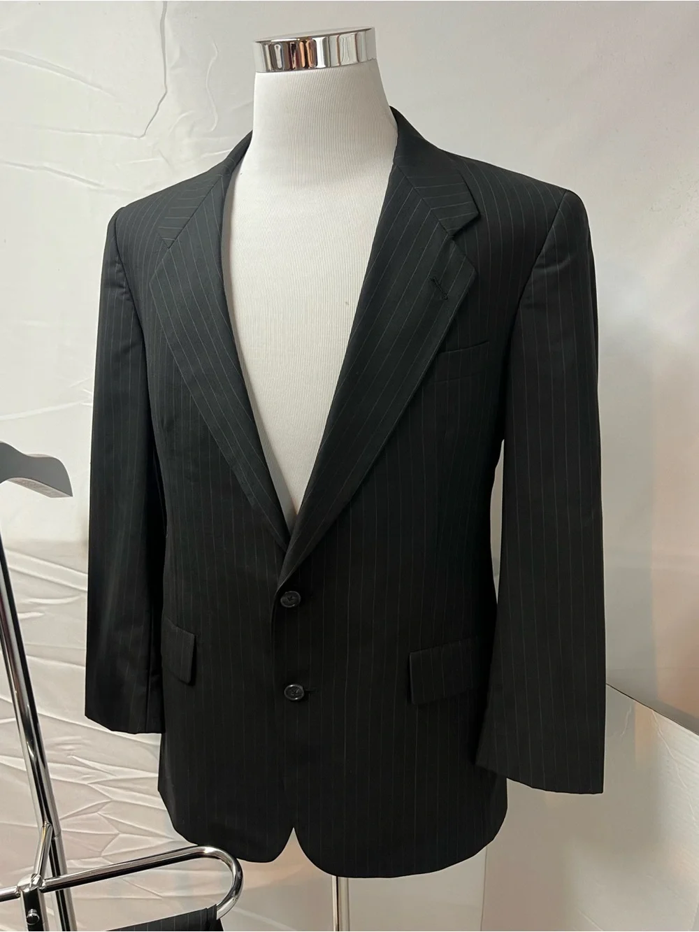 Hart Schaffner Marx Men's 40R Blazer 34x30 Pants Black Pinstripe Trumpeter Suit
